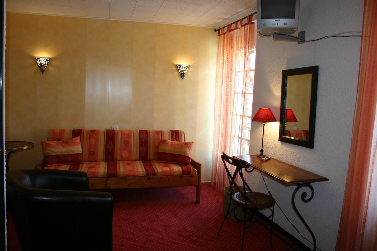 Hotel Le Ponant Pradelles Exterior foto